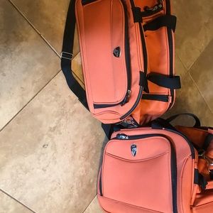 2 carry on travel rolling bags